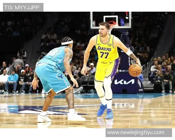 文班亚马亲自揭晓身高秘密光脚状态下竟达七尺四寸